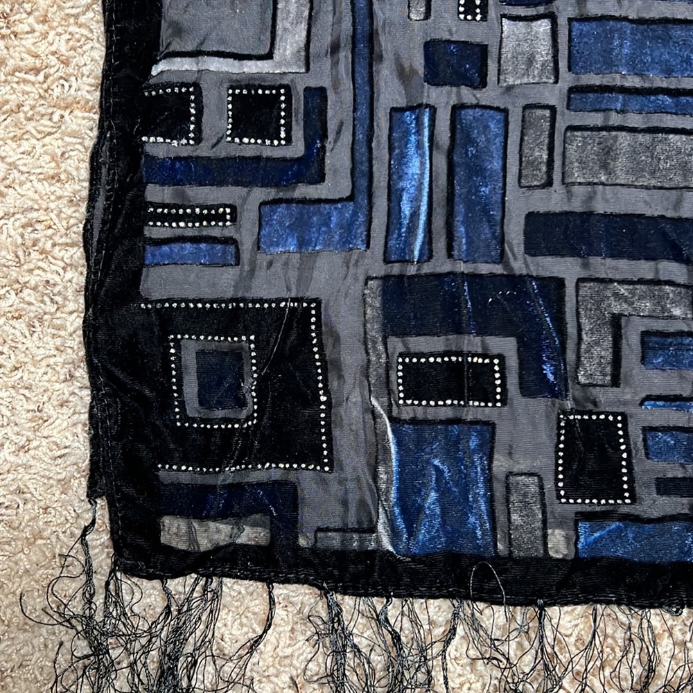 Scarf - Picture 2 of 3